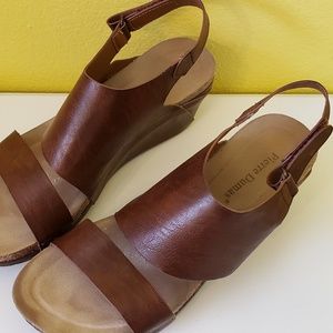 Comfy WEDGE SANDALS